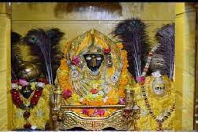 जानिए, कौन है बगलामुखी मां