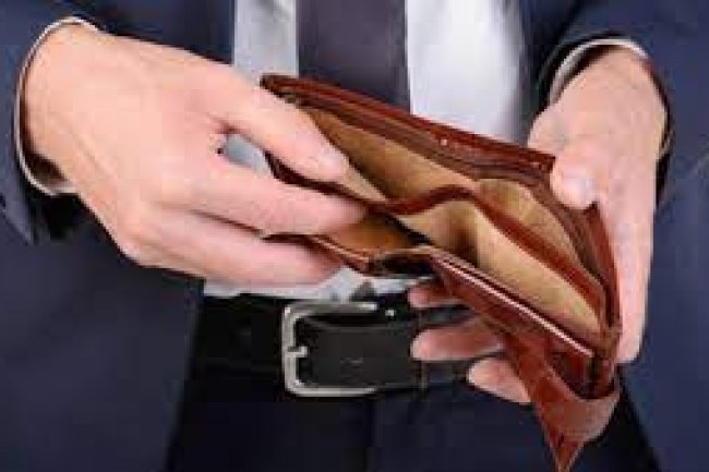 अगर अचानक हो रही है पैसों को तंगी, तो हो सकती है ये वजह