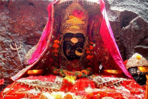 कामाख्‍या देवी की अदभुत विशेषताओं के कारण प्रसिद्ध है यह मंदिर, जानें ये खास बातें