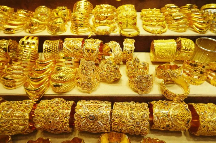 Gold Price: आम आदमी की पहुंच से बाहर निकला सोना, चांदी का भाव भी तगड़े उछाल के साथ 93,000 रुपये पर पहुंचा