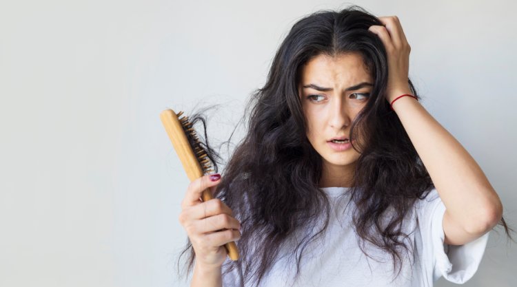 Monsoon Hair Care: बरसात के मौसम में ऐसे रखें बालों का ख्याल, नहीं होगी हेयर फॉल या रूसी की परेशानी