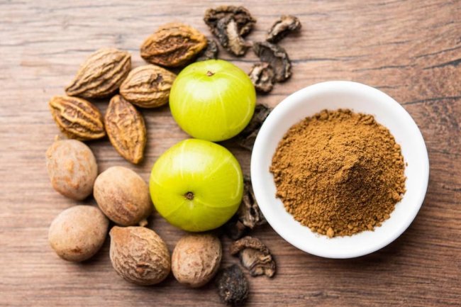 त्रिफला के फायदे और नुकसान