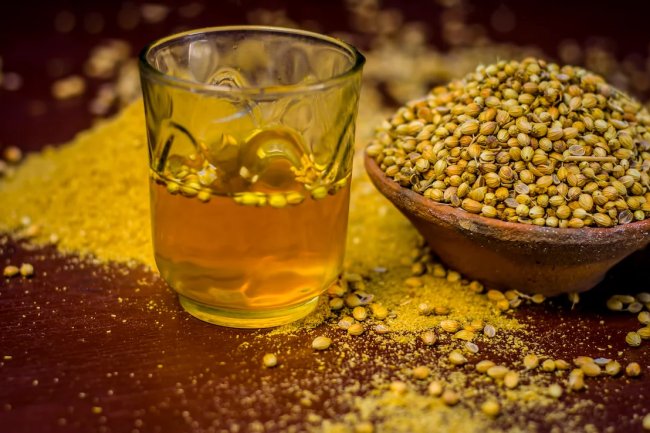 धनिये का पानी पीने के ये हैं 10 फायदे